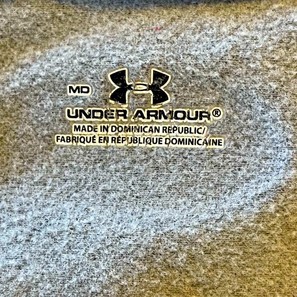UNDER ARMOUR TOP - Picture 3 of 3